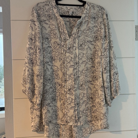 41 Hawthorn Monochrome Floral Blouse - Picture 1 of 3